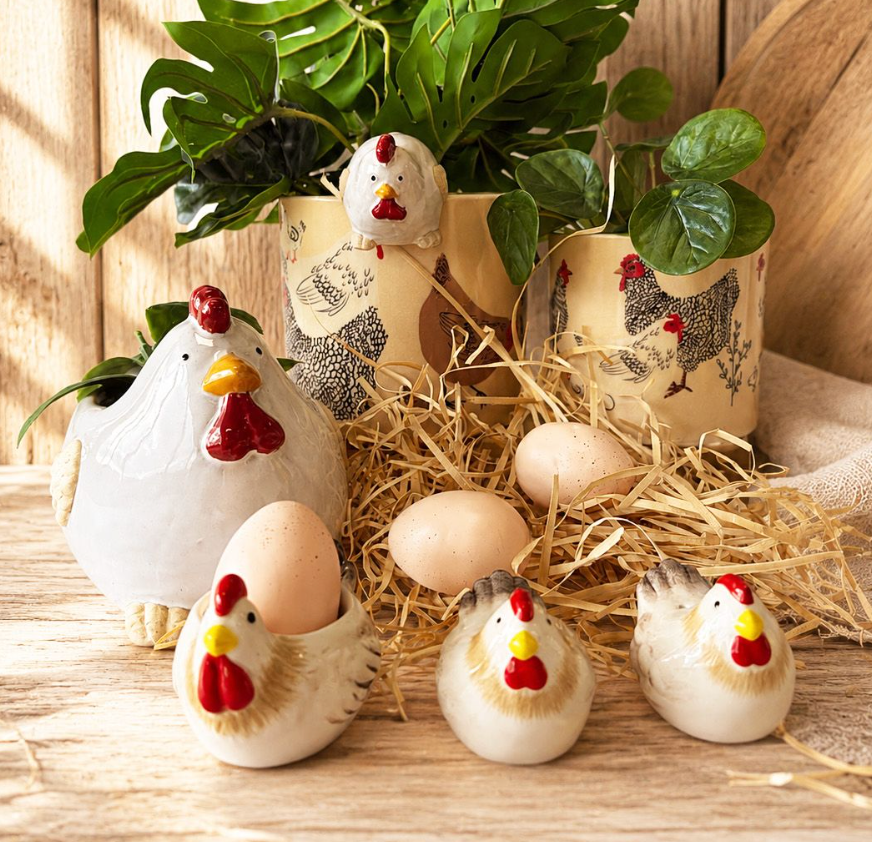 
                  
                    Urban Products Chicken Egg Cup White 6cm lifestyle shot
                  
                